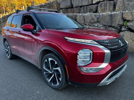 2022 Mitsubishi Outlander 2022 Red 2022 Mitsubishi Outlander 2022 Red